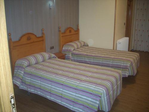 Hotel Corona De Castilla Villares de la Reina Exteriör bild